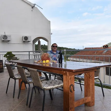 Stella 아파트 비스